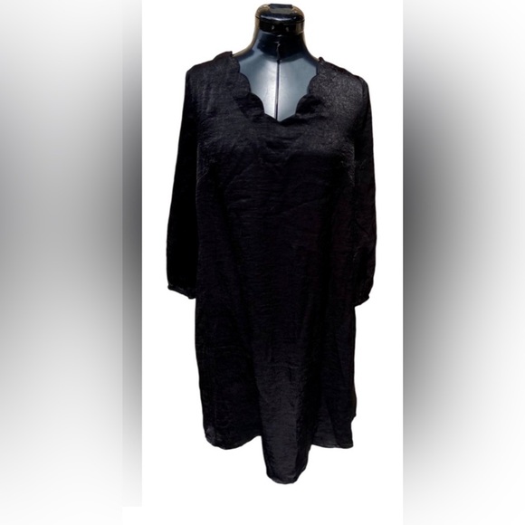 entro Dresses & Skirts - Entro Black Scallops Neck Line Long Sleeve Mini Dress New Size Small